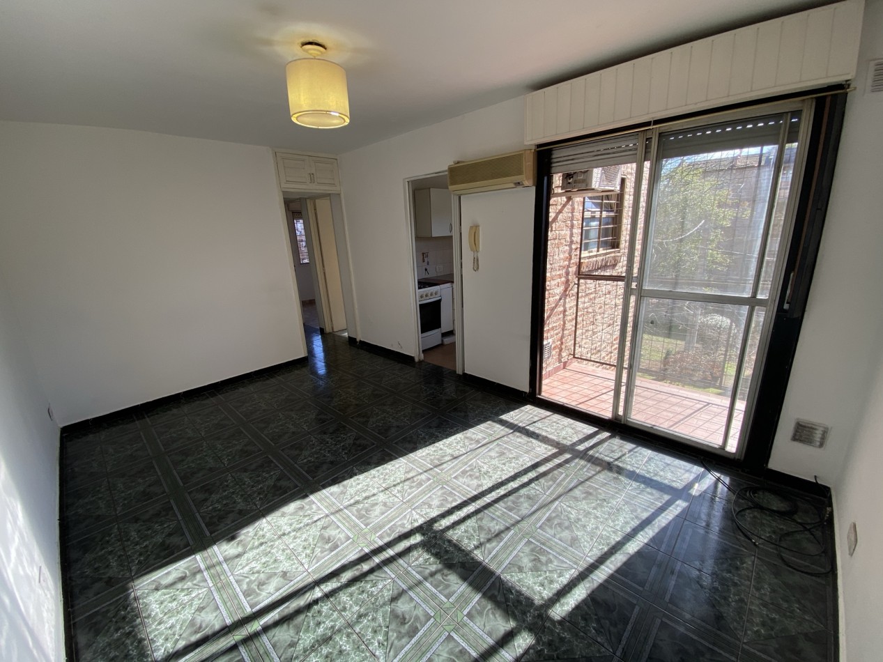 Departamento en Venta de 3 Ambientes C/ Cochera - Ciudad Evita