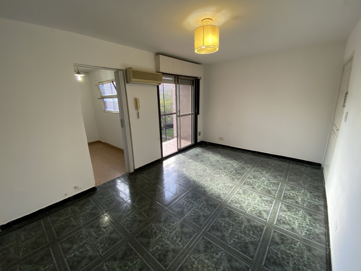 Departamento en Venta de 3 Ambientes C/ Cochera - Ciudad Evita