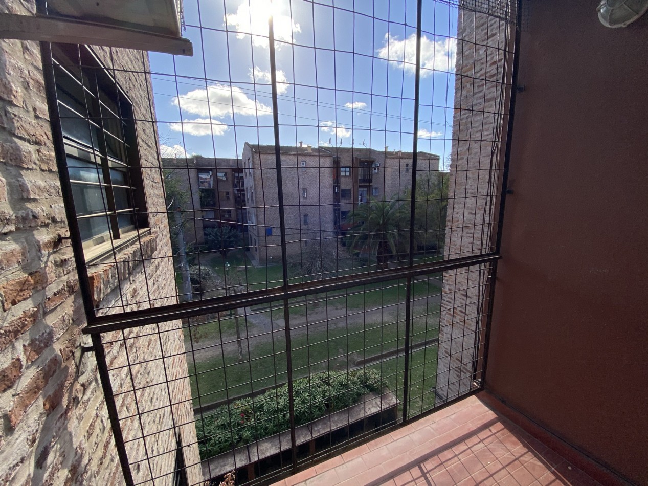 Departamento en Venta de 3 Ambientes C/ Cochera - Ciudad Evita