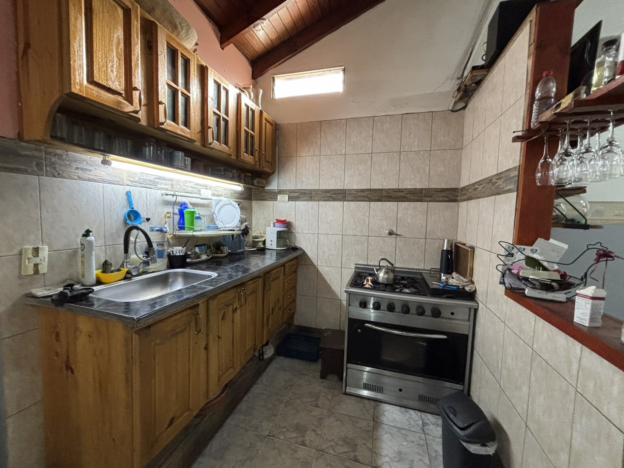 Casa 4 ambientes con departamento, San Justo