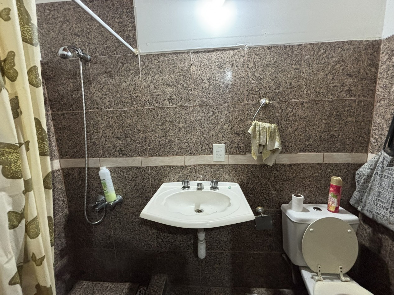 Casa 4 ambientes con departamento, San Justo