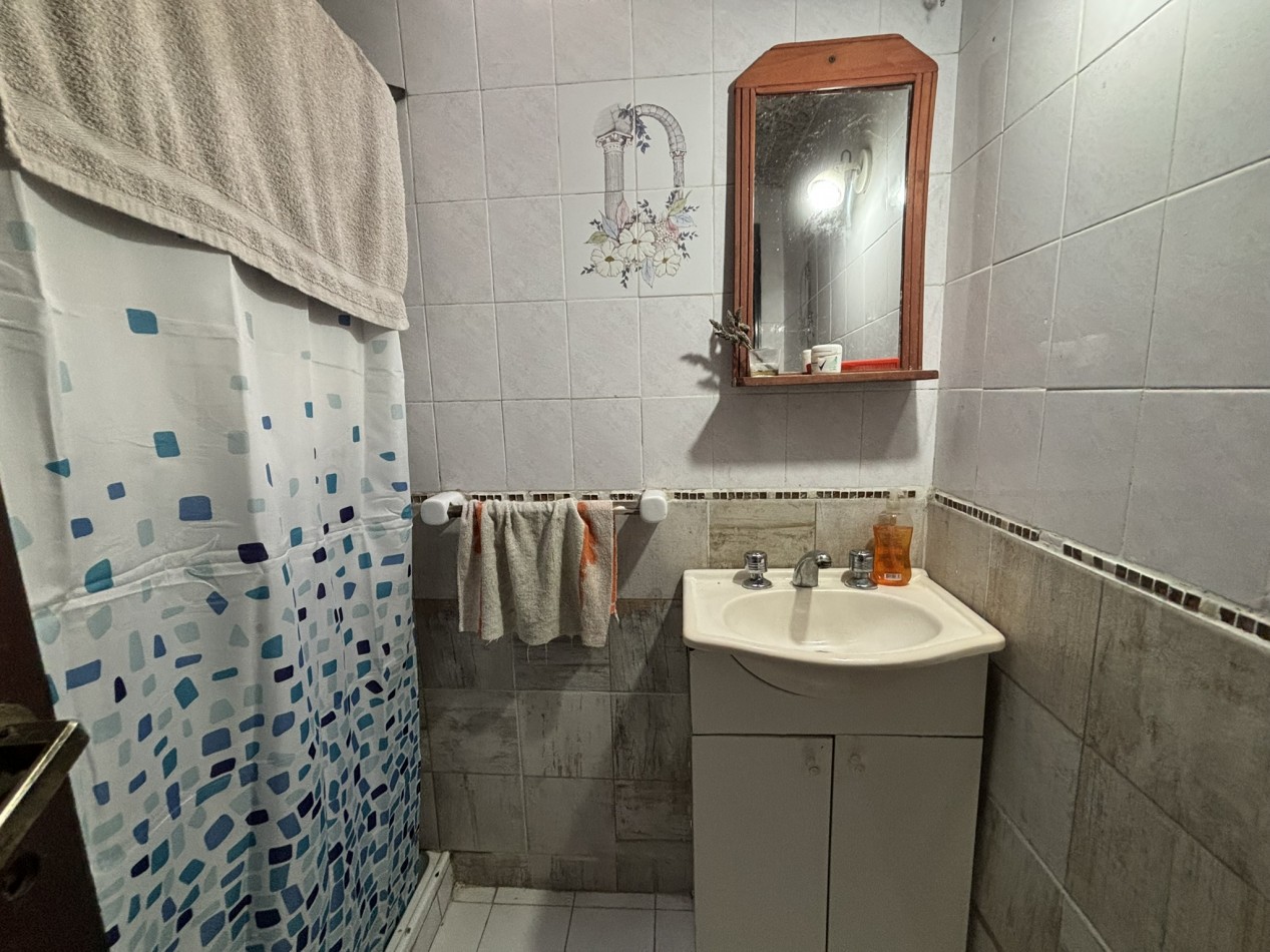 Casa 4 ambientes con departamento, San Justo
