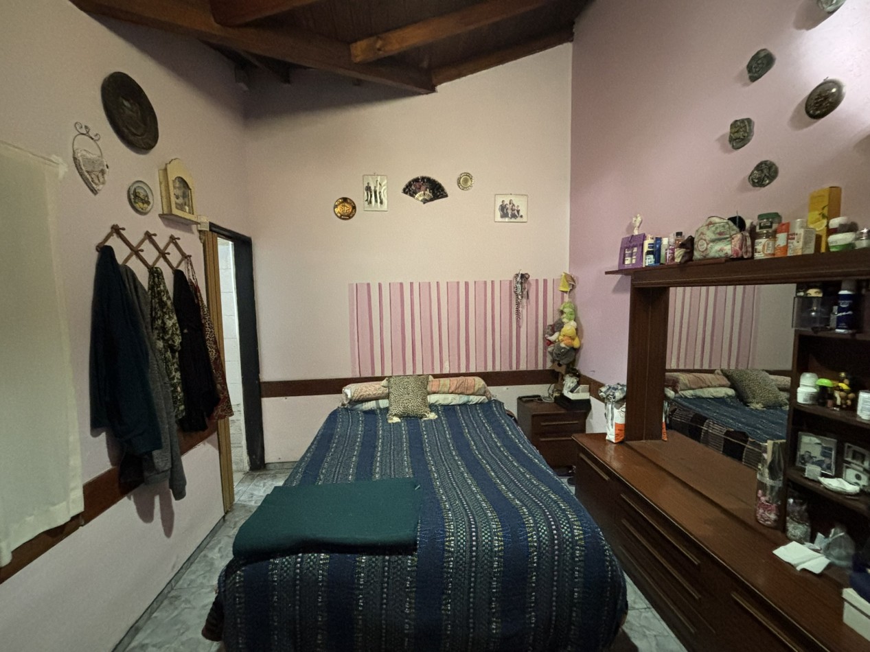 Casa 4 ambientes con departamento, San Justo