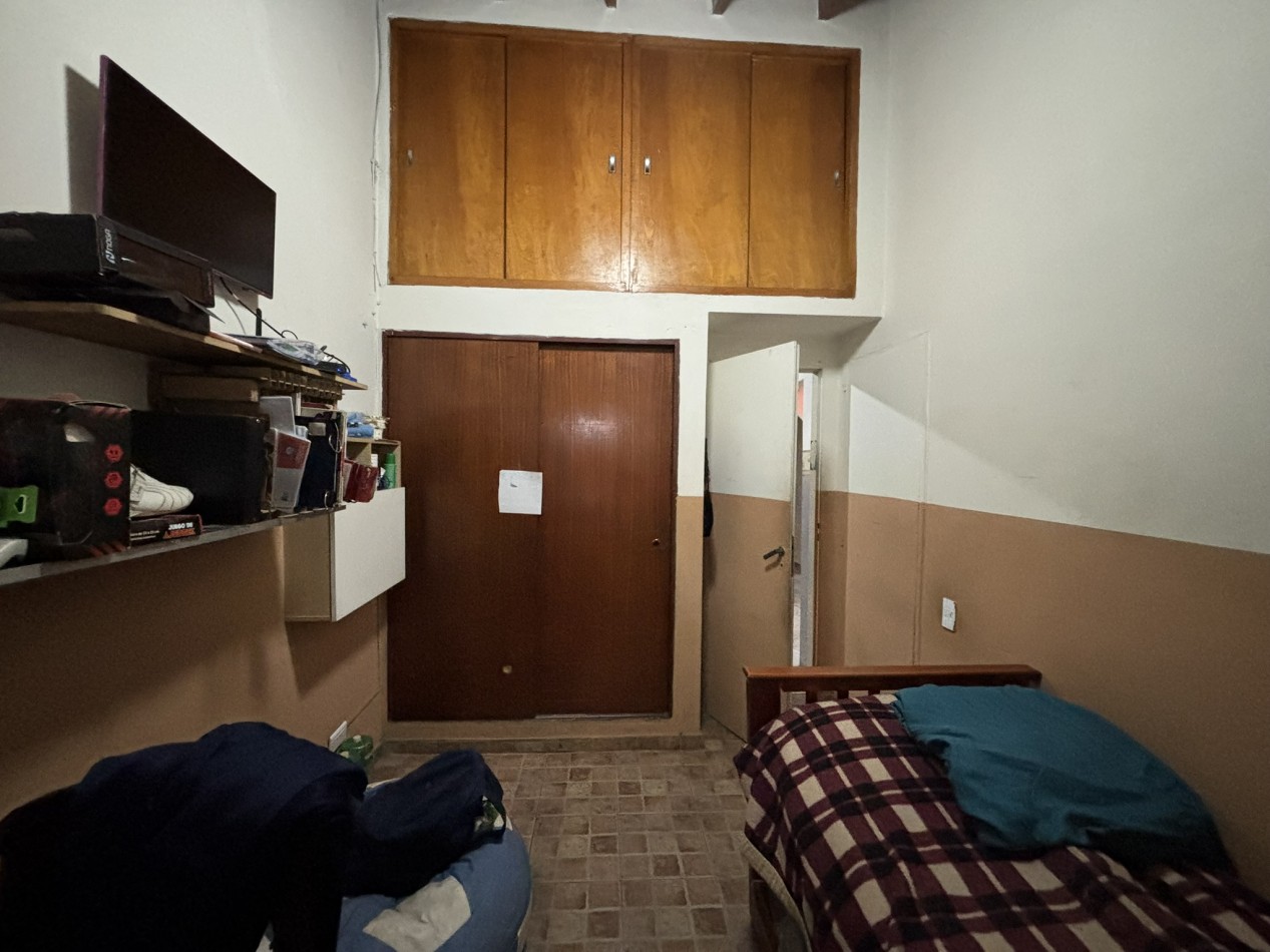 Casa 4 ambientes con departamento, San Justo