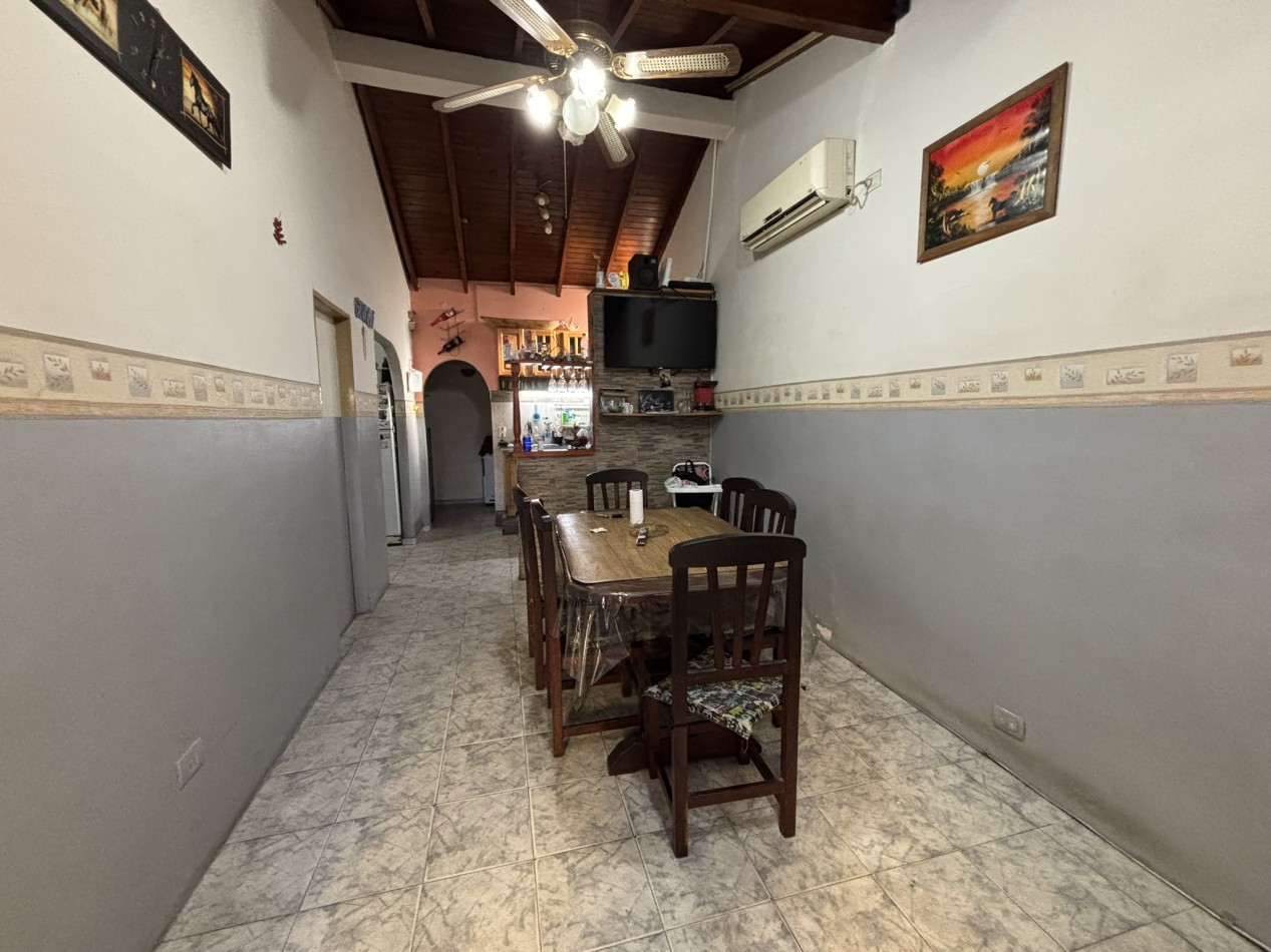 Casa 4 ambientes con departamento, San Justo