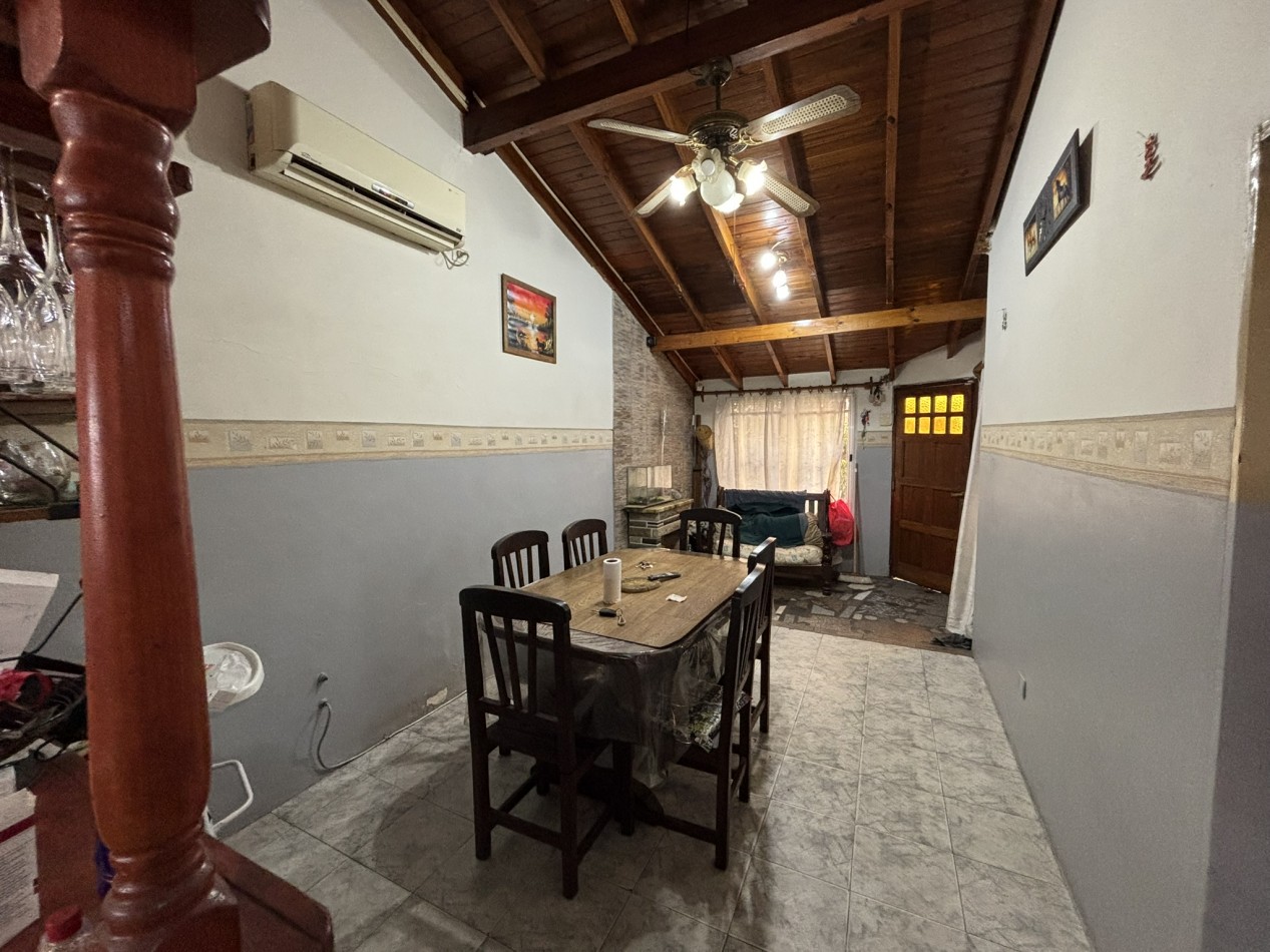 Casa 4 ambientes con departamento, San Justo