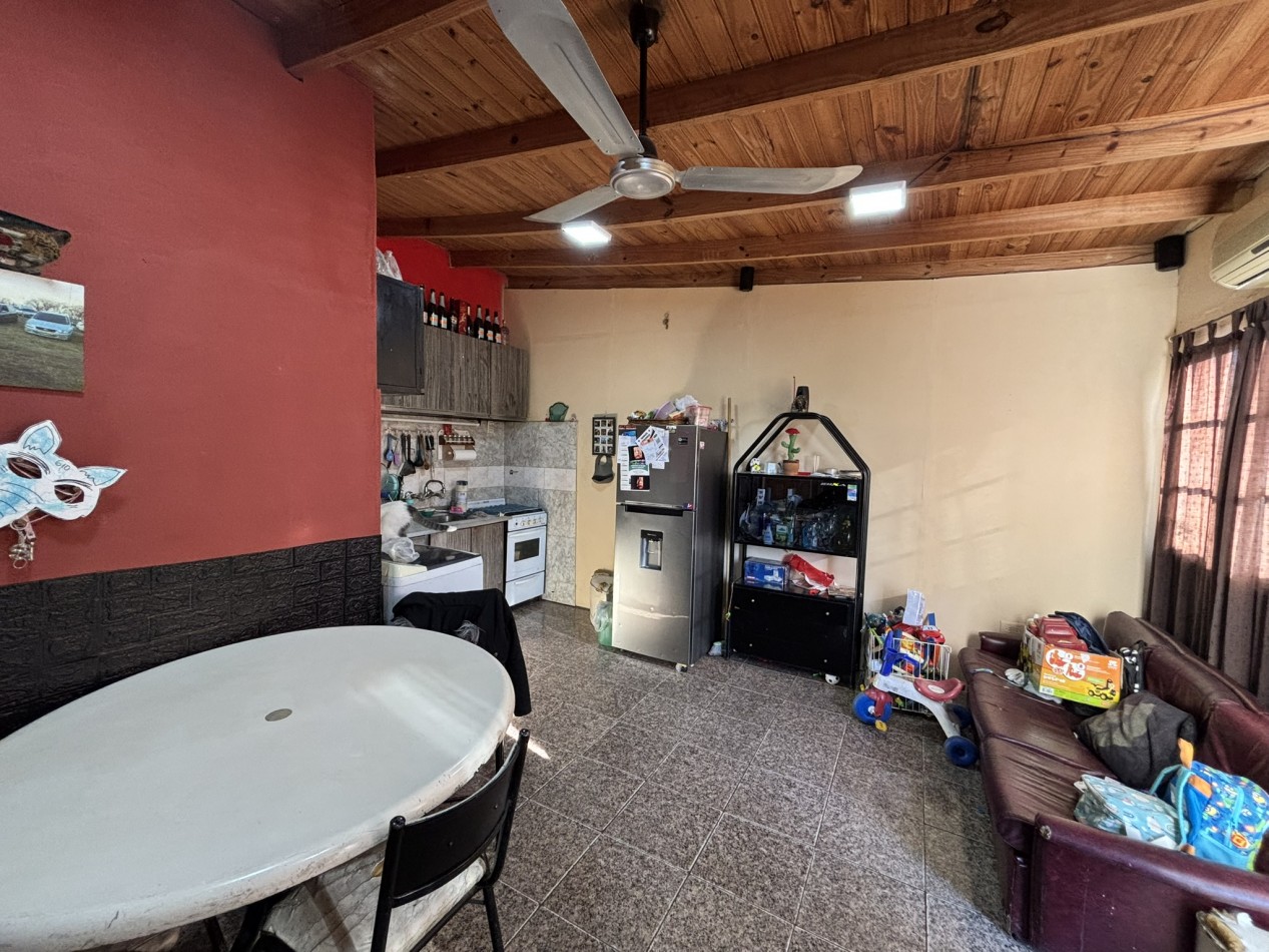 Casa 4 ambientes con departamento, San Justo
