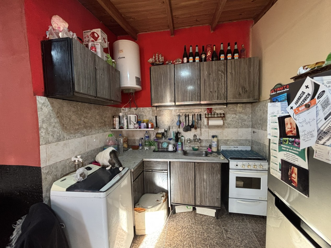 Casa 4 ambientes con departamento, San Justo