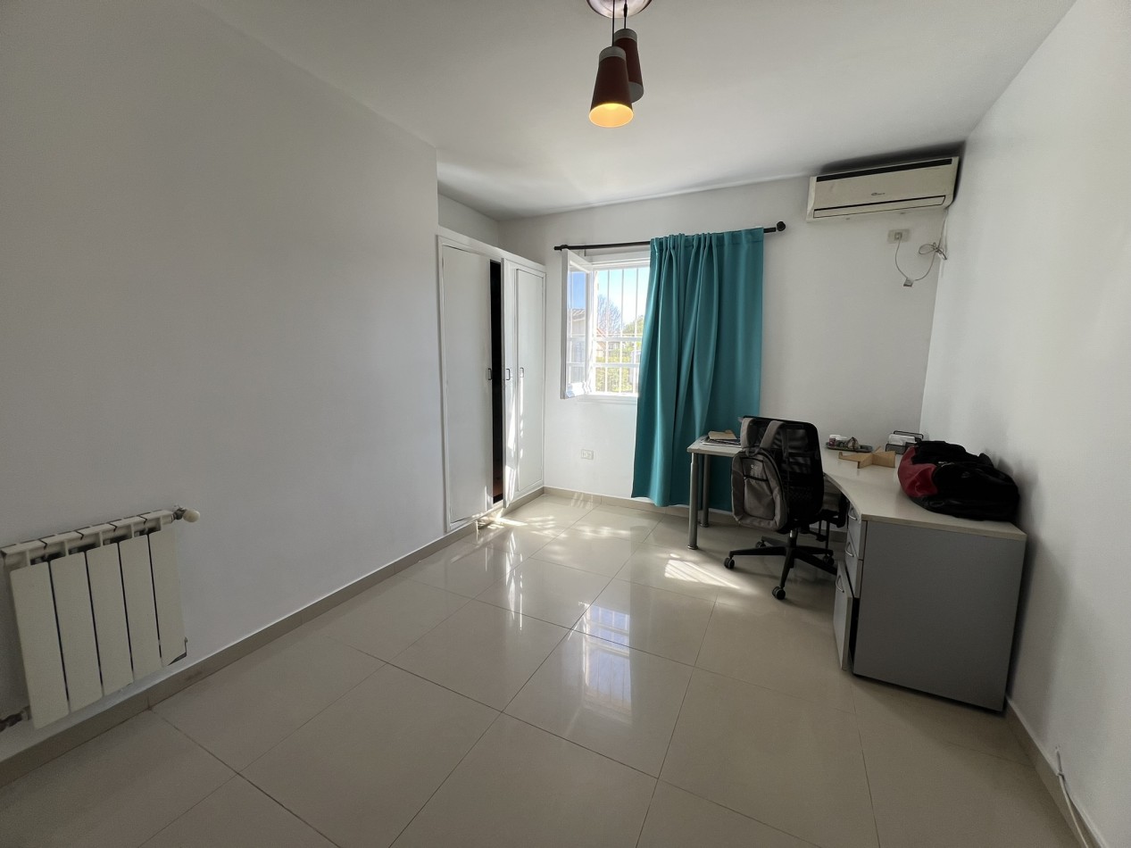 Chalet 7 ambientes, Circ. 2da - Ciudad Evita