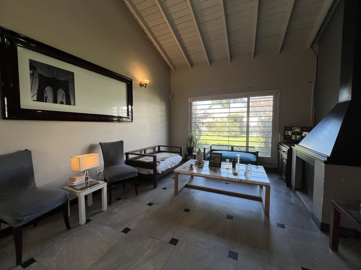 Chalet 7 ambientes, Circ. 2da - Ciudad Evita