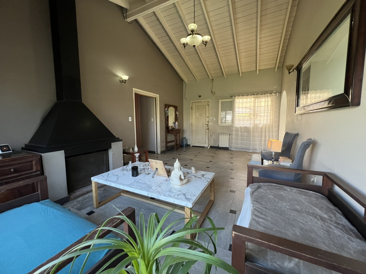 Chalet 7 ambientes, Circ. 2da - Ciudad Evita