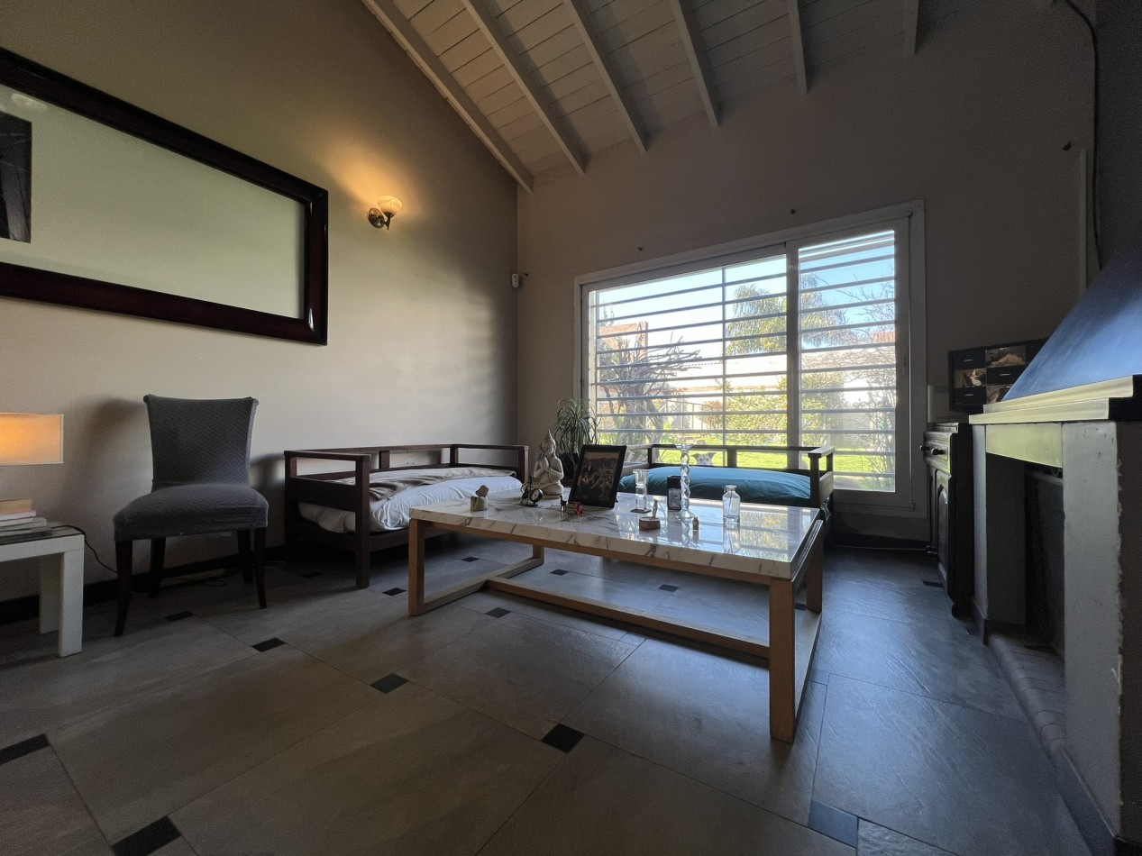 Chalet 7 ambientes, Circ. 2da - Ciudad Evita
