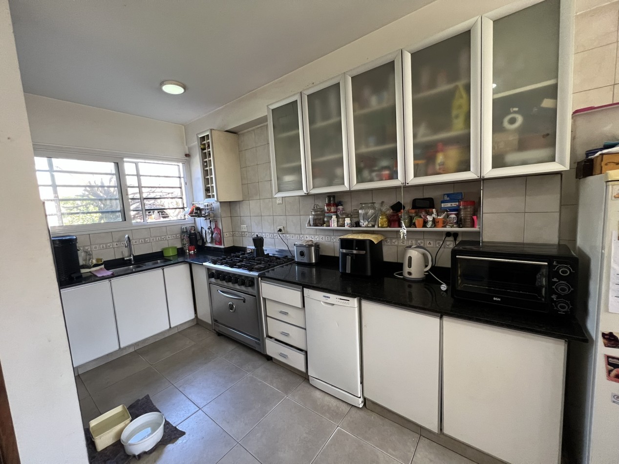 Chalet 7 ambientes, Circ. 2da - Ciudad Evita