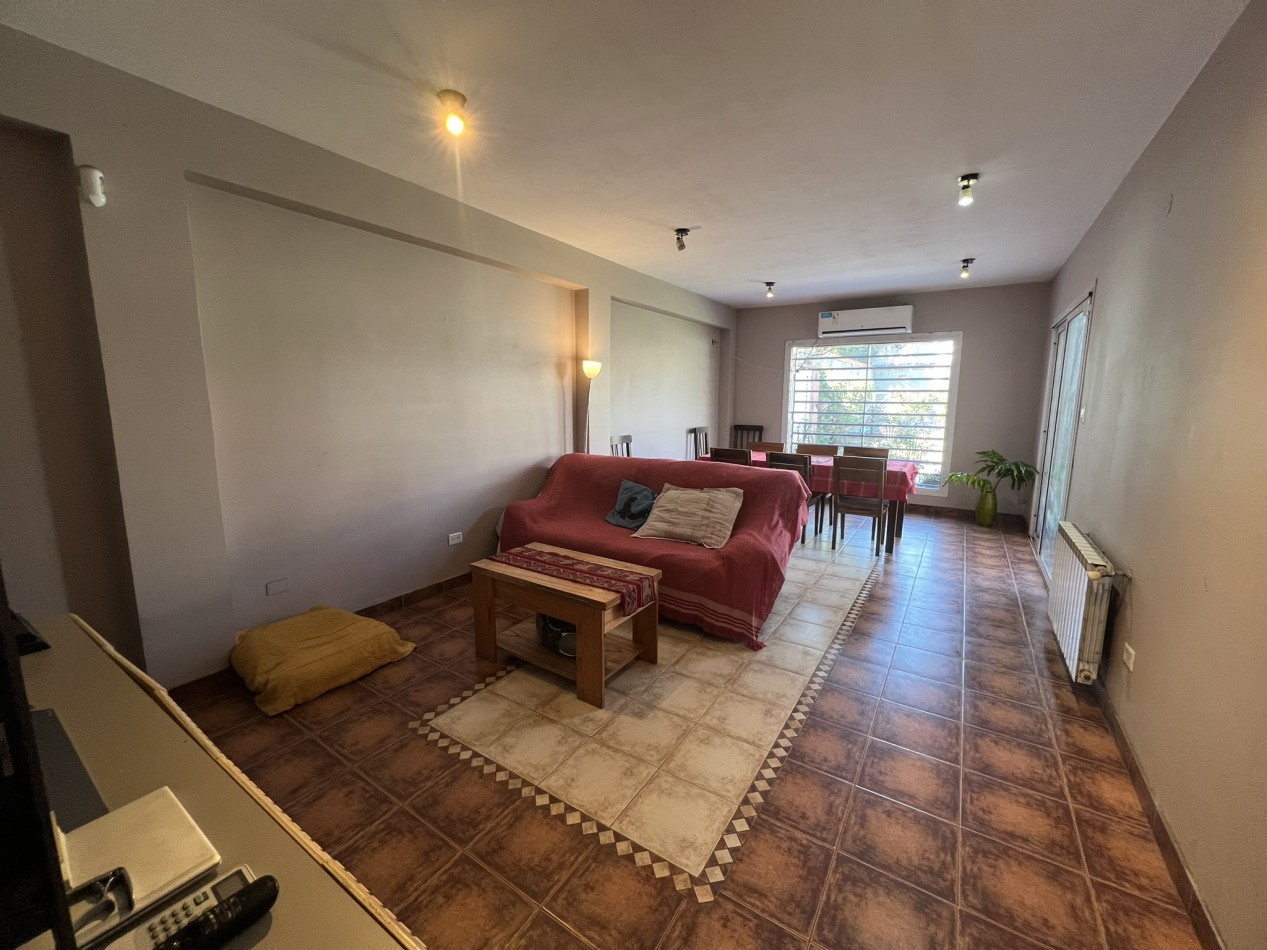 Chalet 7 ambientes, Circ. 2da - Ciudad Evita