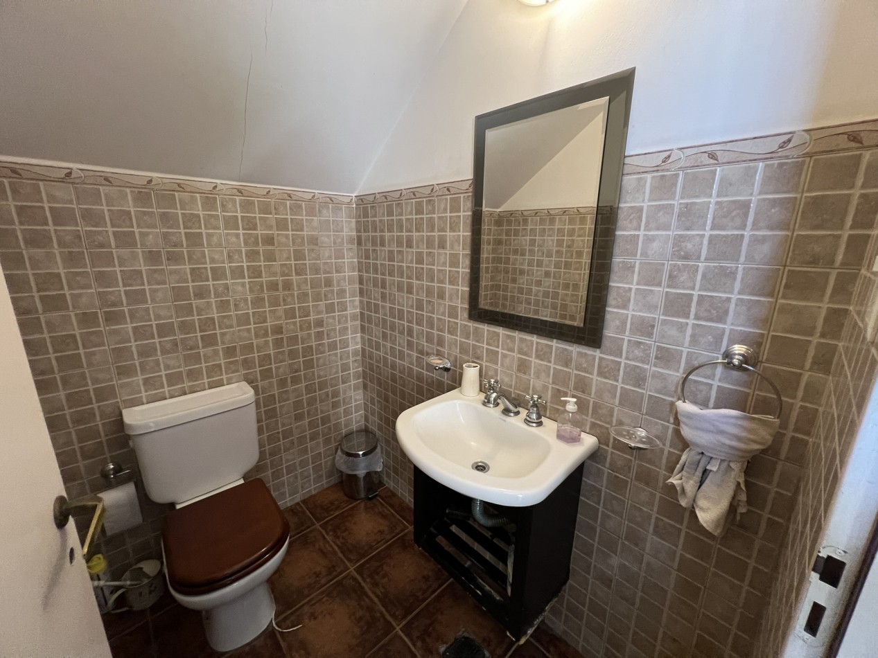 Chalet 7 ambientes, Circ. 2da - Ciudad Evita