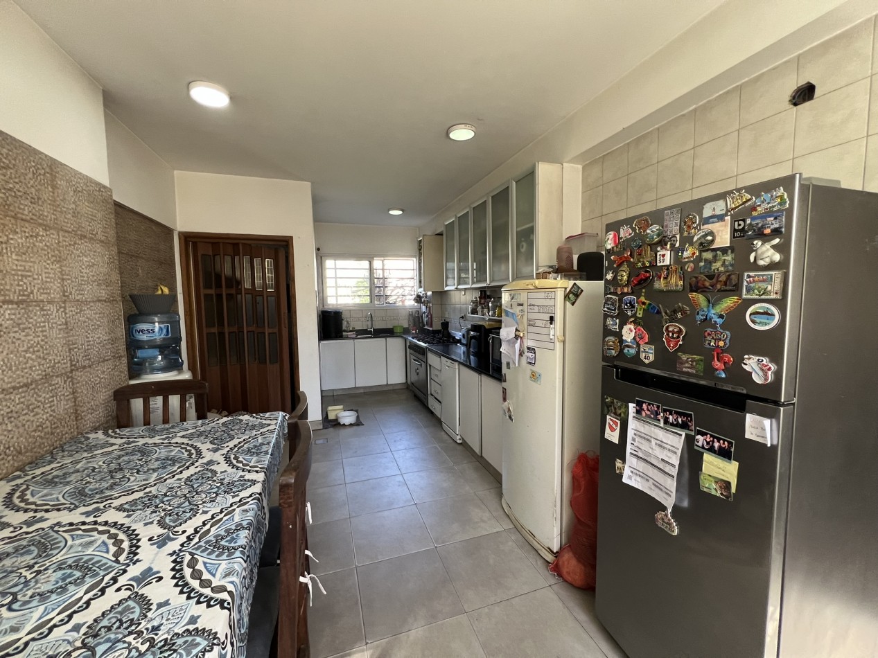Chalet 7 ambientes, Circ. 2da - Ciudad Evita