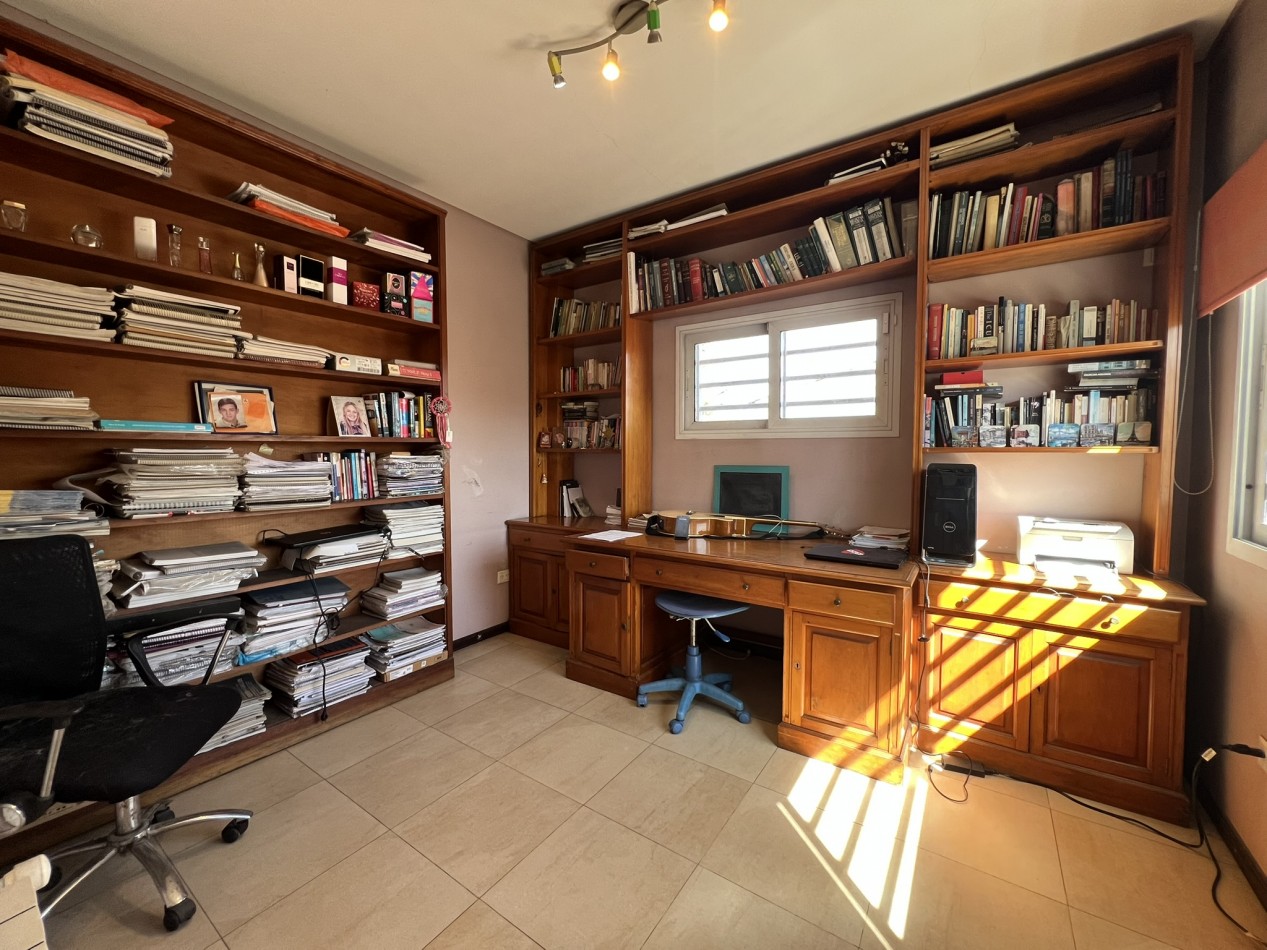 Chalet 7 ambientes, Circ. 2da - Ciudad Evita