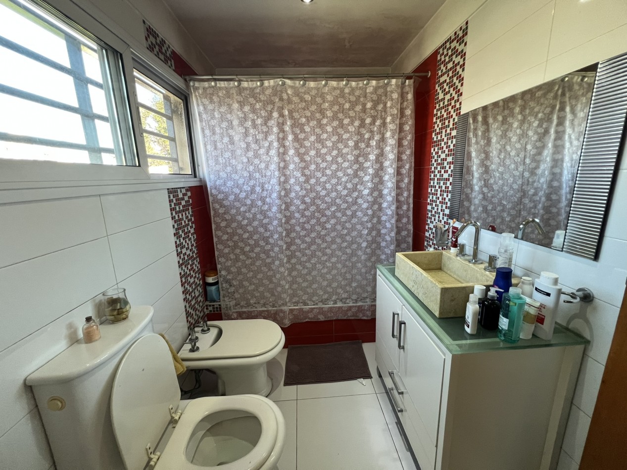 Chalet 7 ambientes, Circ. 2da - Ciudad Evita