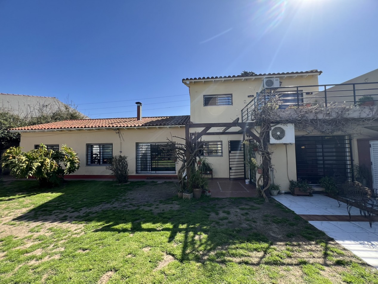 Chalet 7 ambientes, Circ. 2da - Ciudad Evita