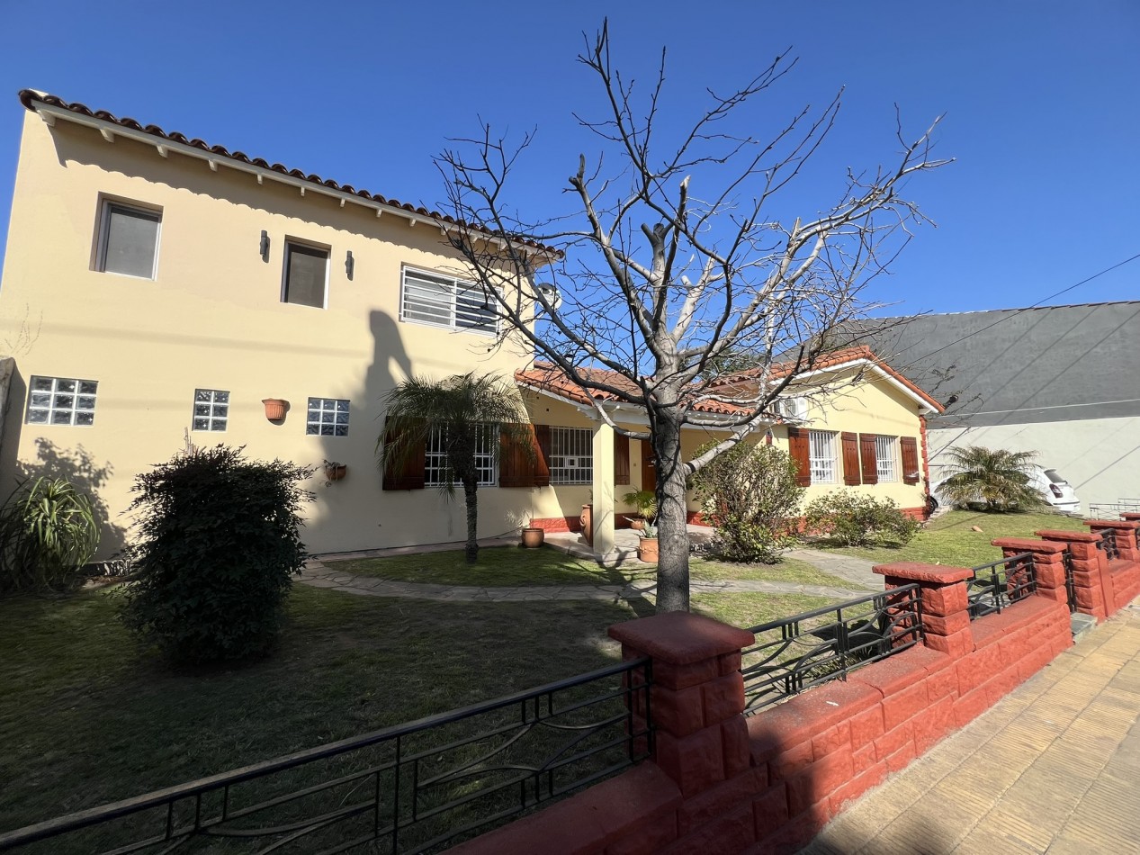 Chalet 7 ambientes, Circ. 2da - Ciudad Evita
