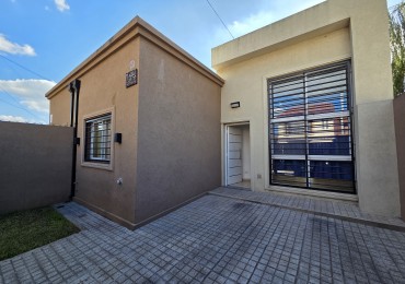 CASA EN ALQUILER 4 AMBIENTES-CIUDAD EVITA 