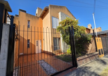 CASA 3 AMBIENTES EN ALQUILER - CIUDAD EVITA