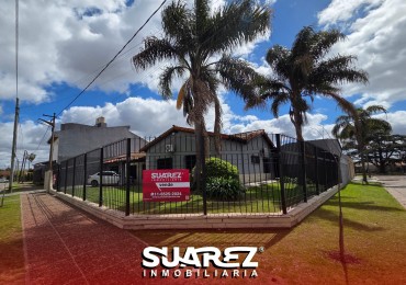 IMPECABLE CHALET MODERNO EN CIUDAD EVITA - CIRC. 4TA
